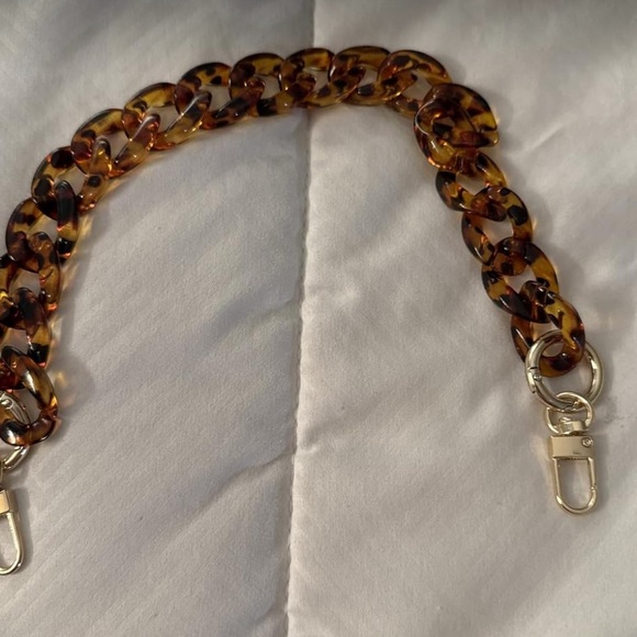 Tortoiseshell Chain Strap - Picture 5 of 5